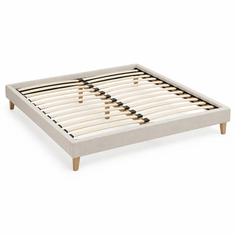 Letto matrimoniale a piattaforma rettangolare 160x200 cm in tessuto poliestere beige chiaro con rete a doghe e gambe in legno
